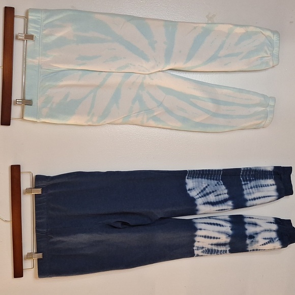 2 pairs of girls sweatpants - Picture 6 of 10